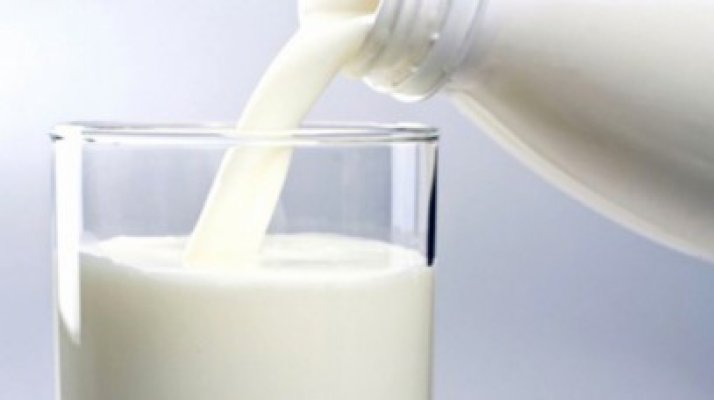 Vânzările de lapte au scăzut cu aproape 45%. Procesatorii pierd zeci de milioane de euro